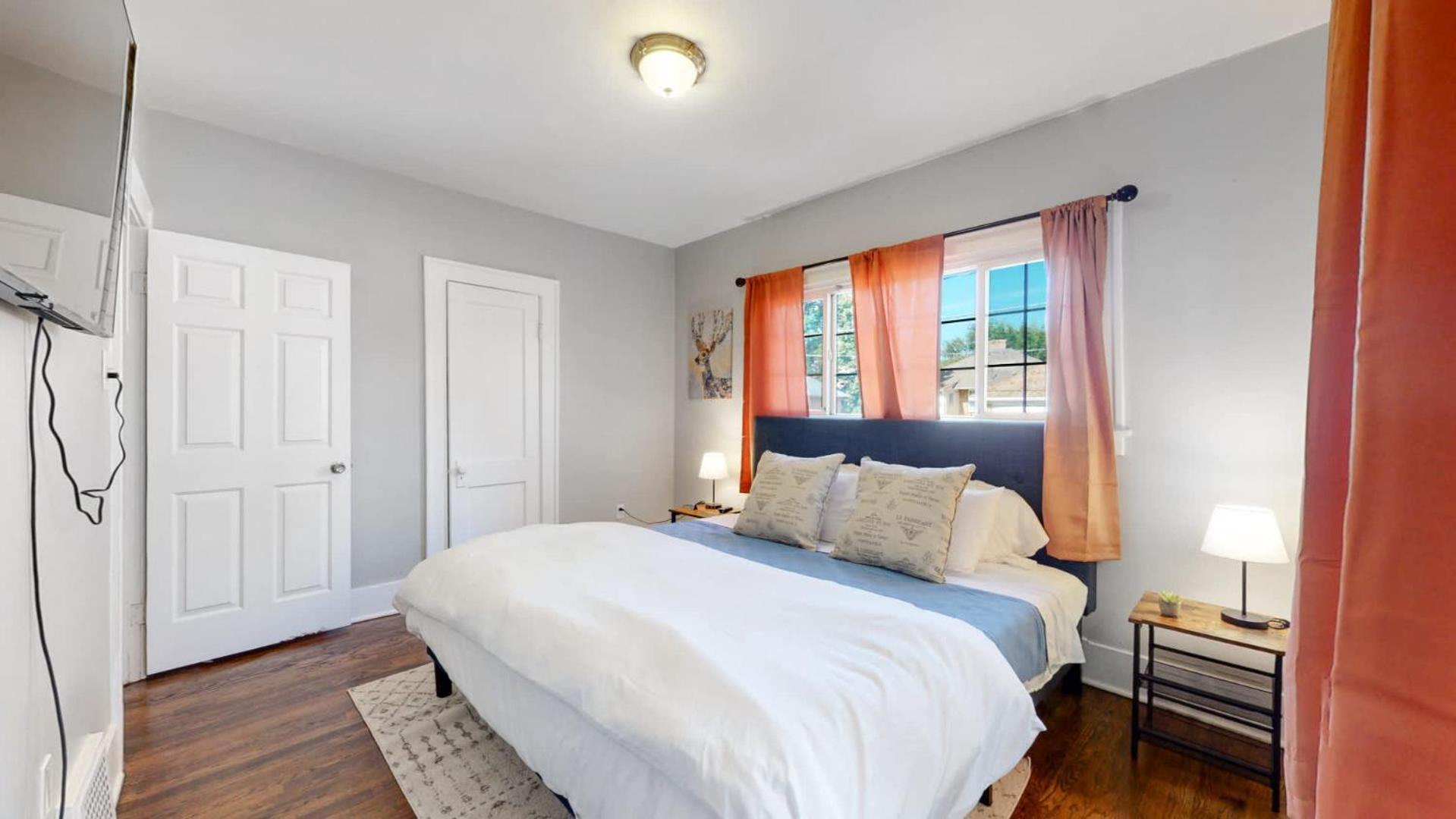 Chic Family Retreat Free Parking & Prime Location Holiday home *