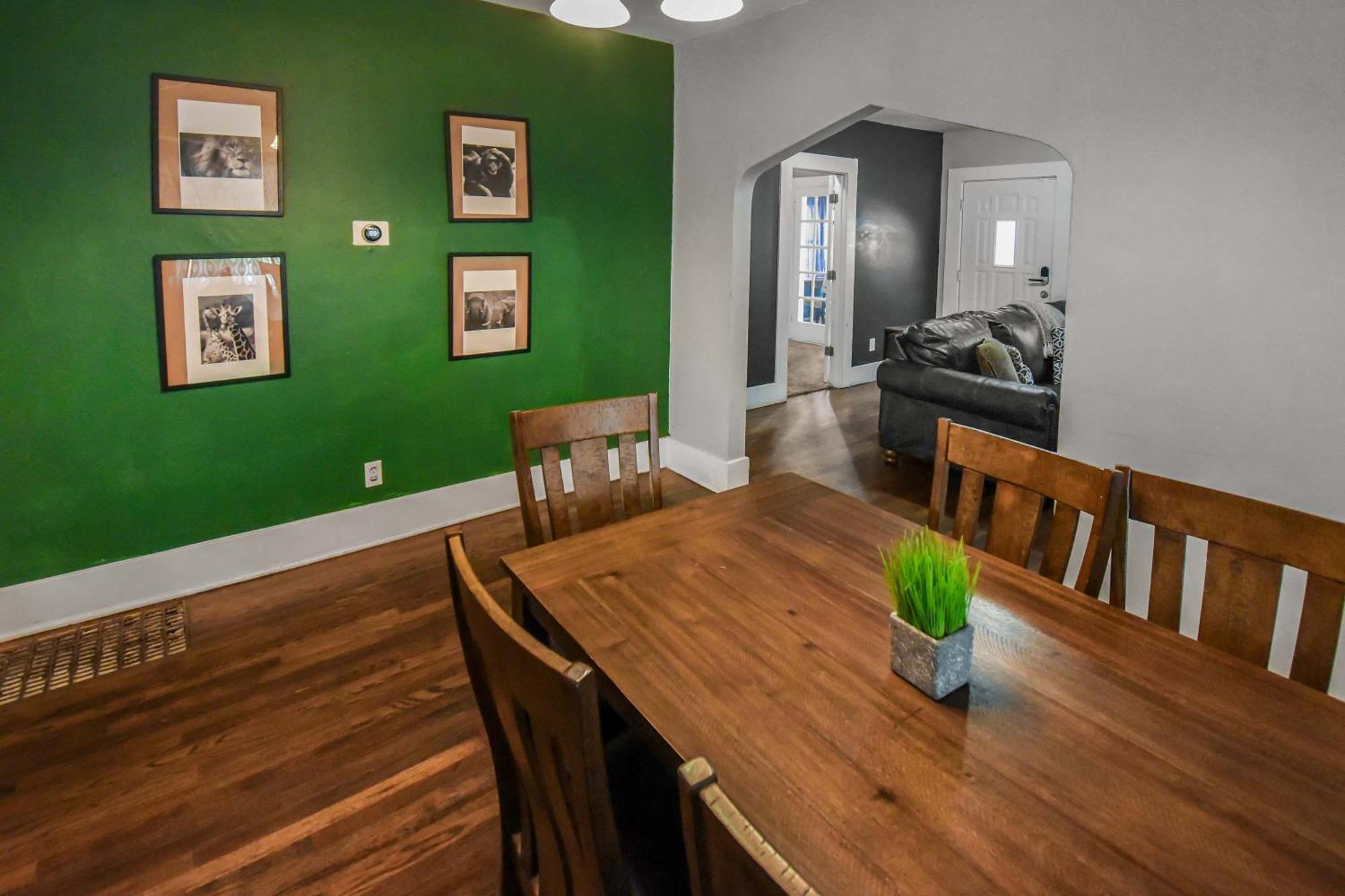Holiday home Chic Family Retreat Free Parking & Prime Location Denver