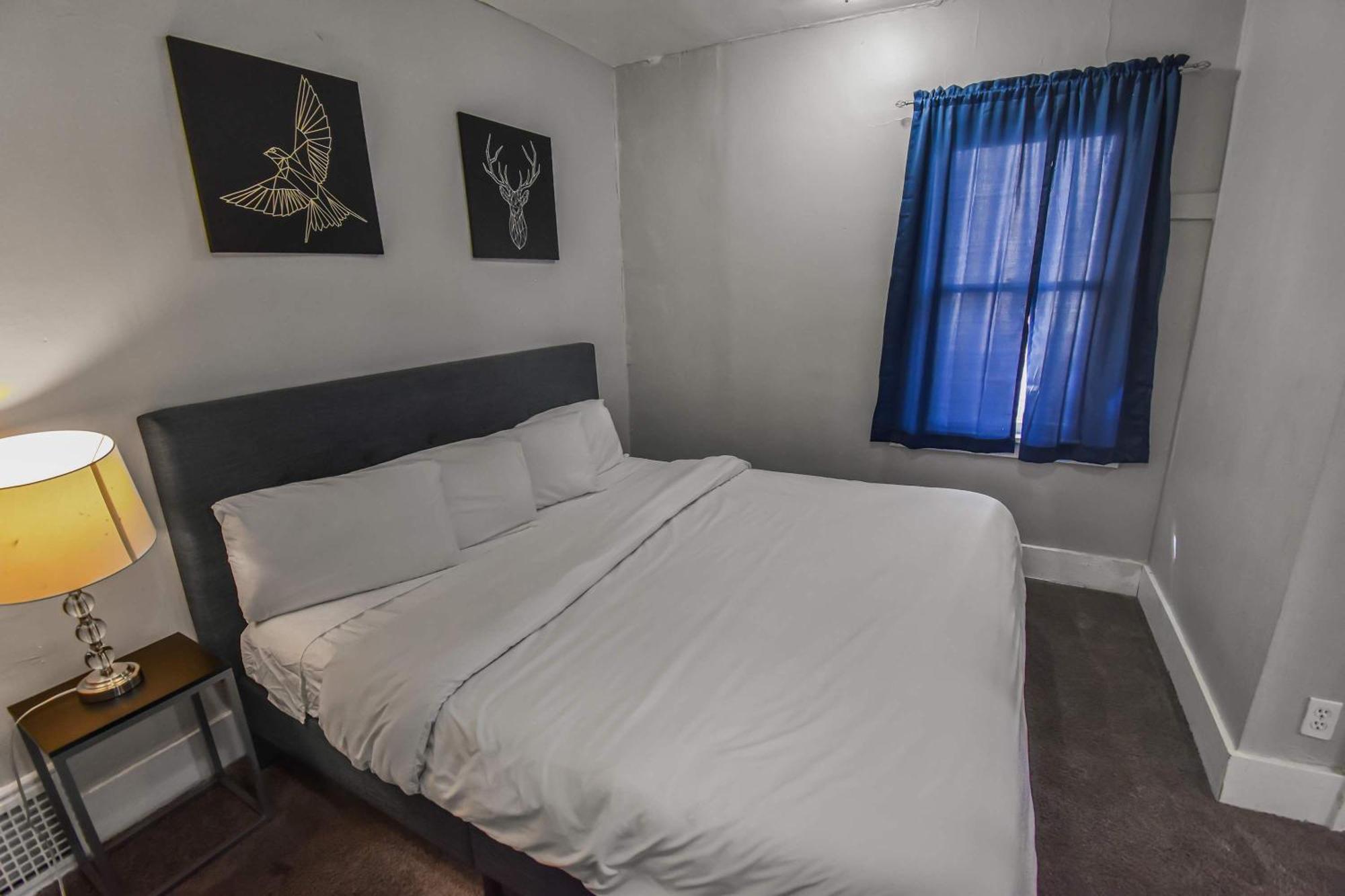Chic Family Retreat Free Parking & Prime Location