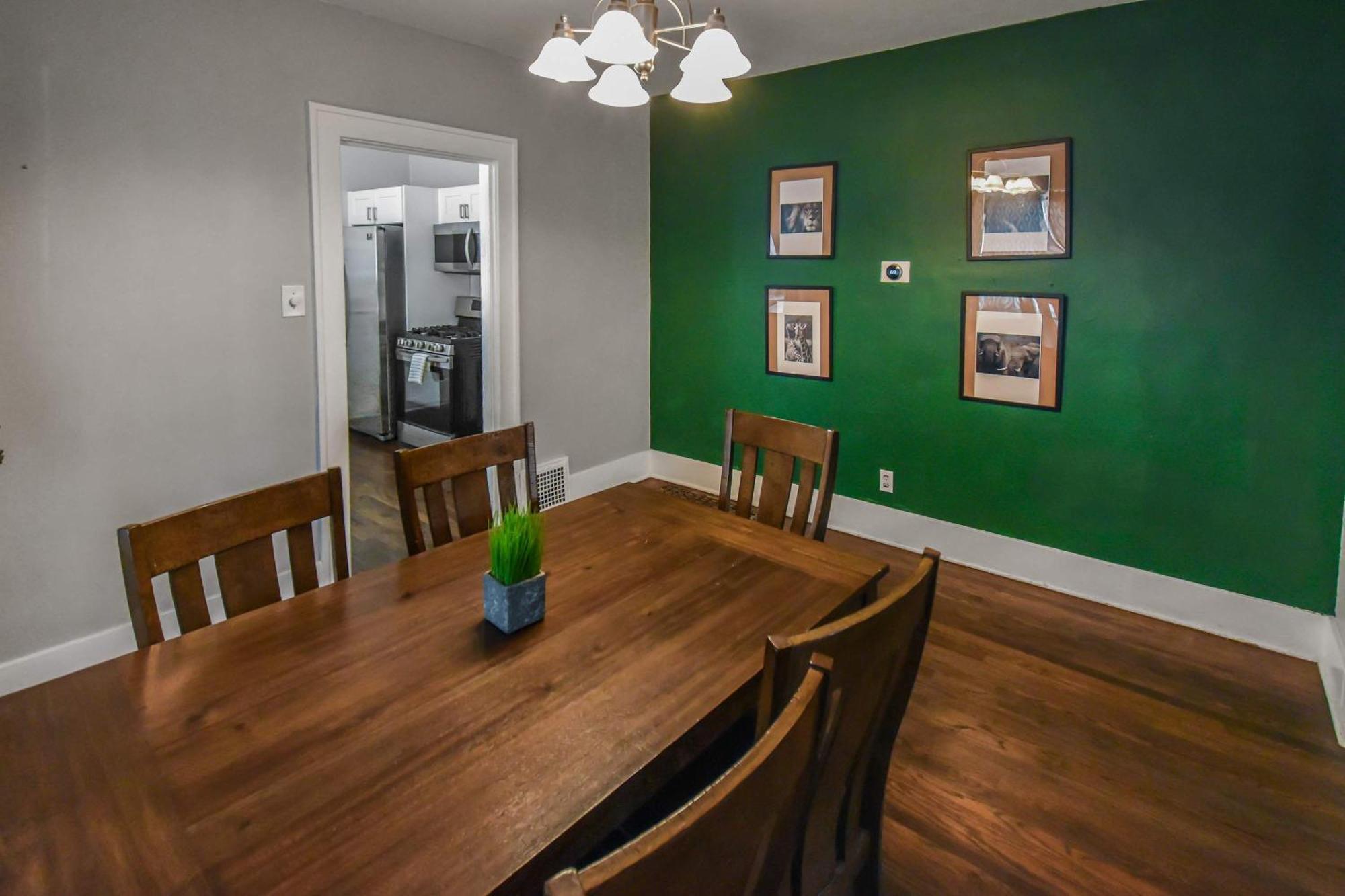 Holiday home Chic Family Retreat Free Parking & Prime Location Denver